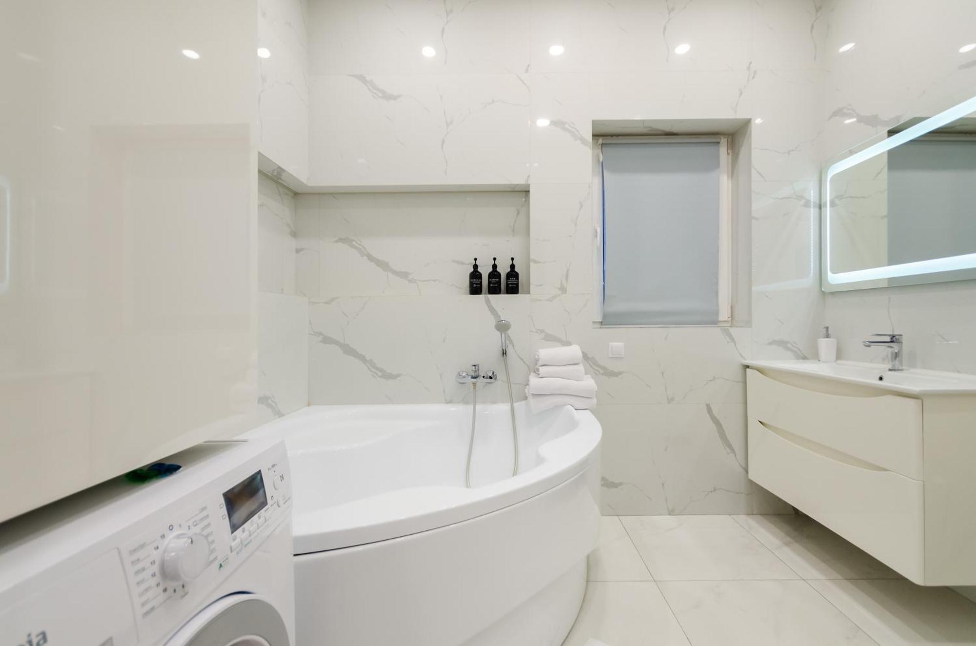 Petrovdom Apartments 267-373 In Rc Central Park, 7 John Mccain Street เคียฟ ภายนอก รูปภาพ